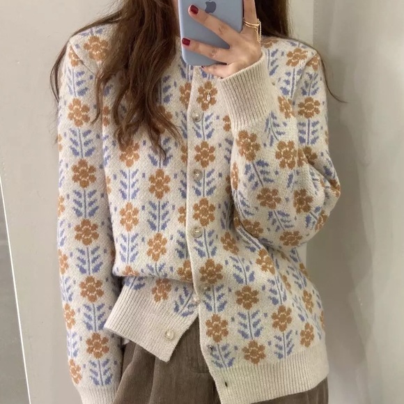 Sweater cardigan flower knit button blue cream gray  khaki long sleeve - Picture 4 of 10